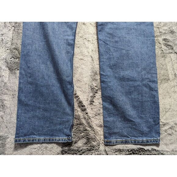 Levi's 505 Straight Leg Fit Jeans Men's Size 36x32 Medium Wash - Picture 13 of 14